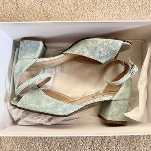 Angels Made in Italy ankle strap floral mary jane brocade sandal - Size 7